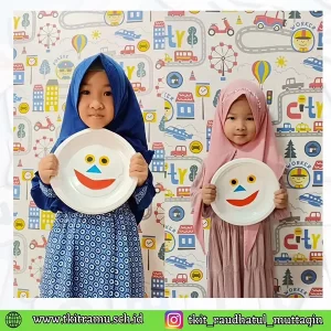 Kegiatan Menempel Wajah TKIT Ramu